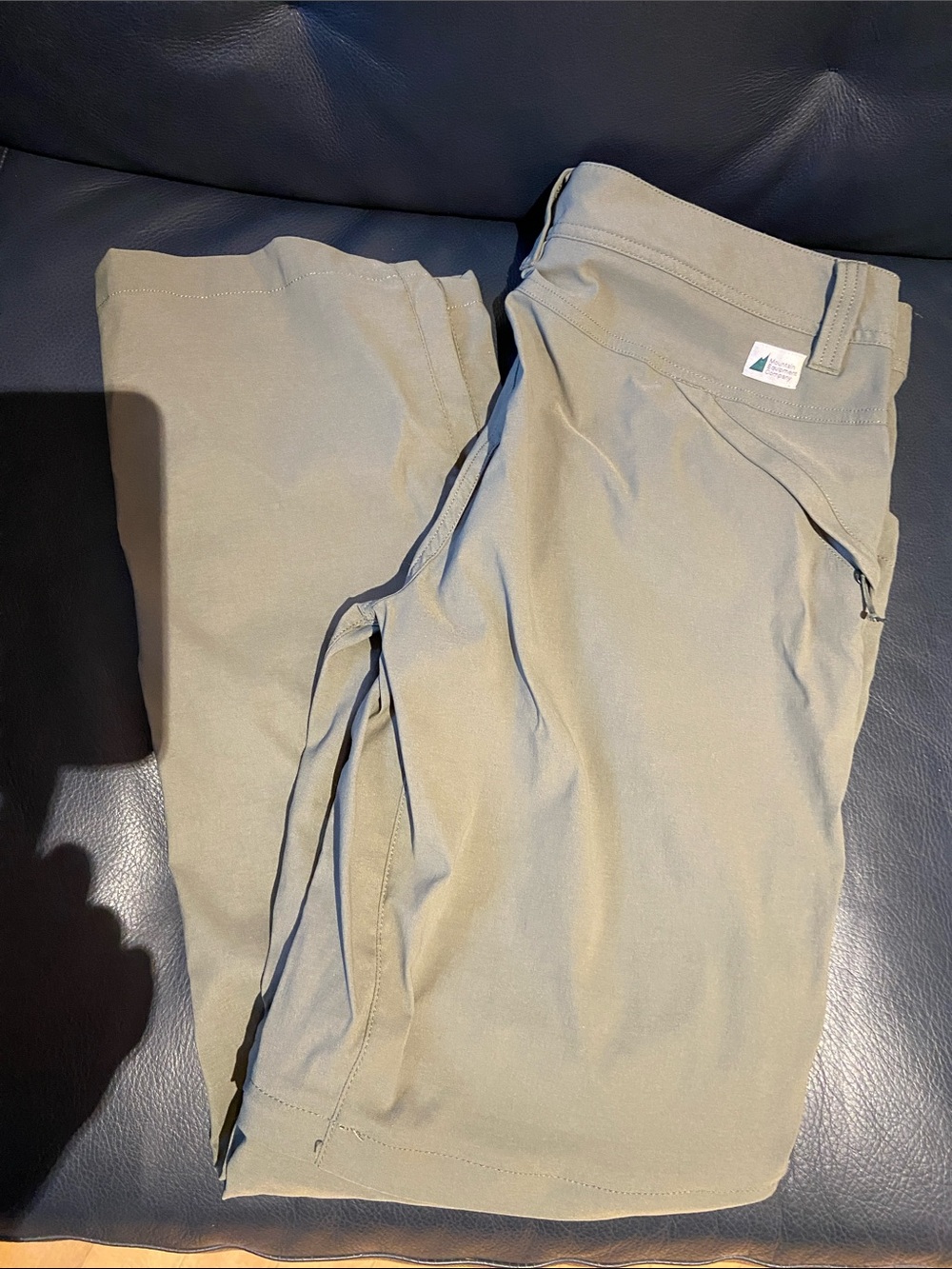 MEC Women's Terrena Stretch Straight Leg Convertible Pants in Light Khaki